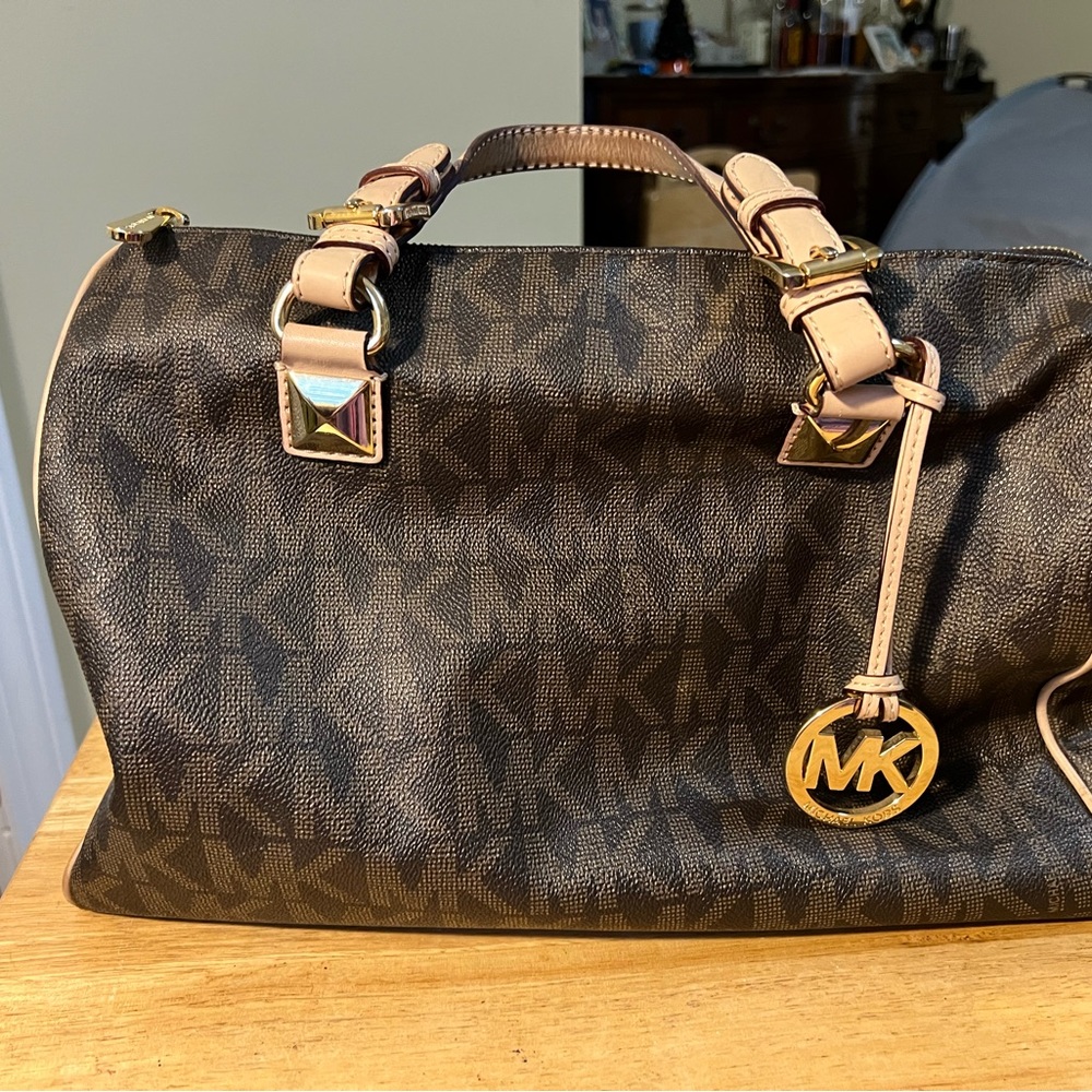 Michael Kors Signature Grayson Purse